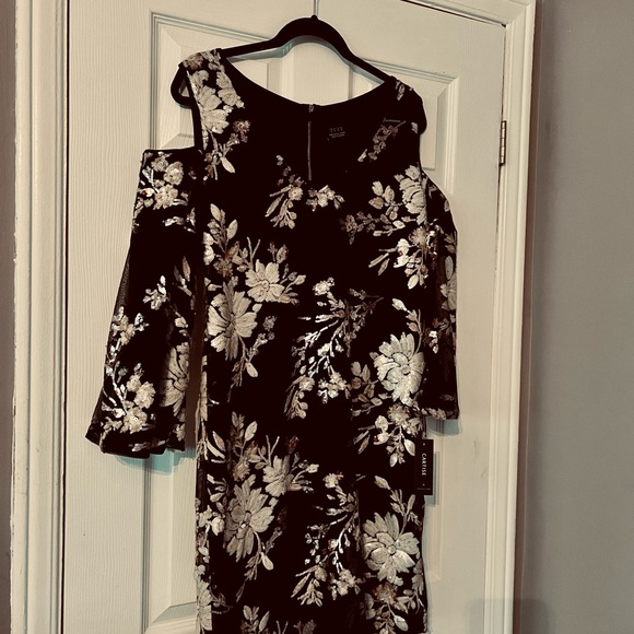 NWT Cocktail dress, black with floral sequin pattern. Sz 12 - Picture 9 of 10